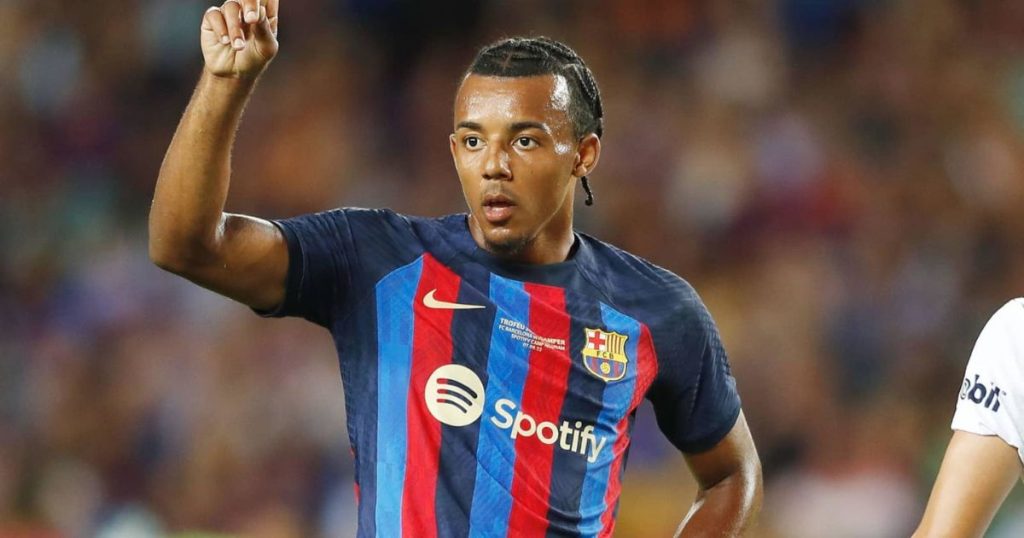 Rangkuman berita sepakbola yang menarik.